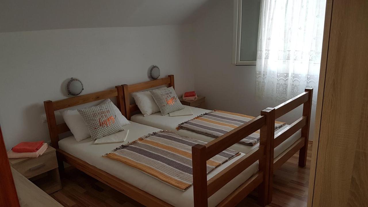 Apartman Vojaline 밀나 외부 사진