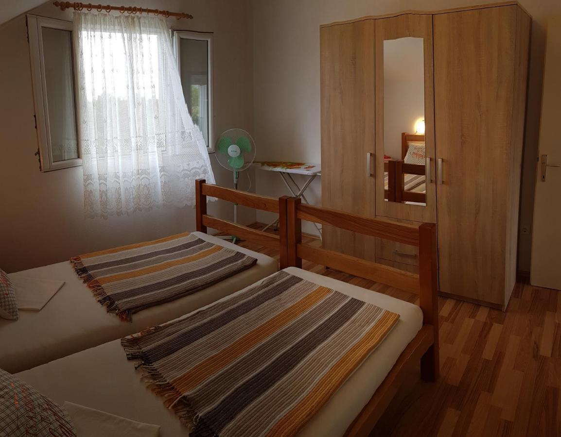 Apartman Vojaline 밀나 외부 사진