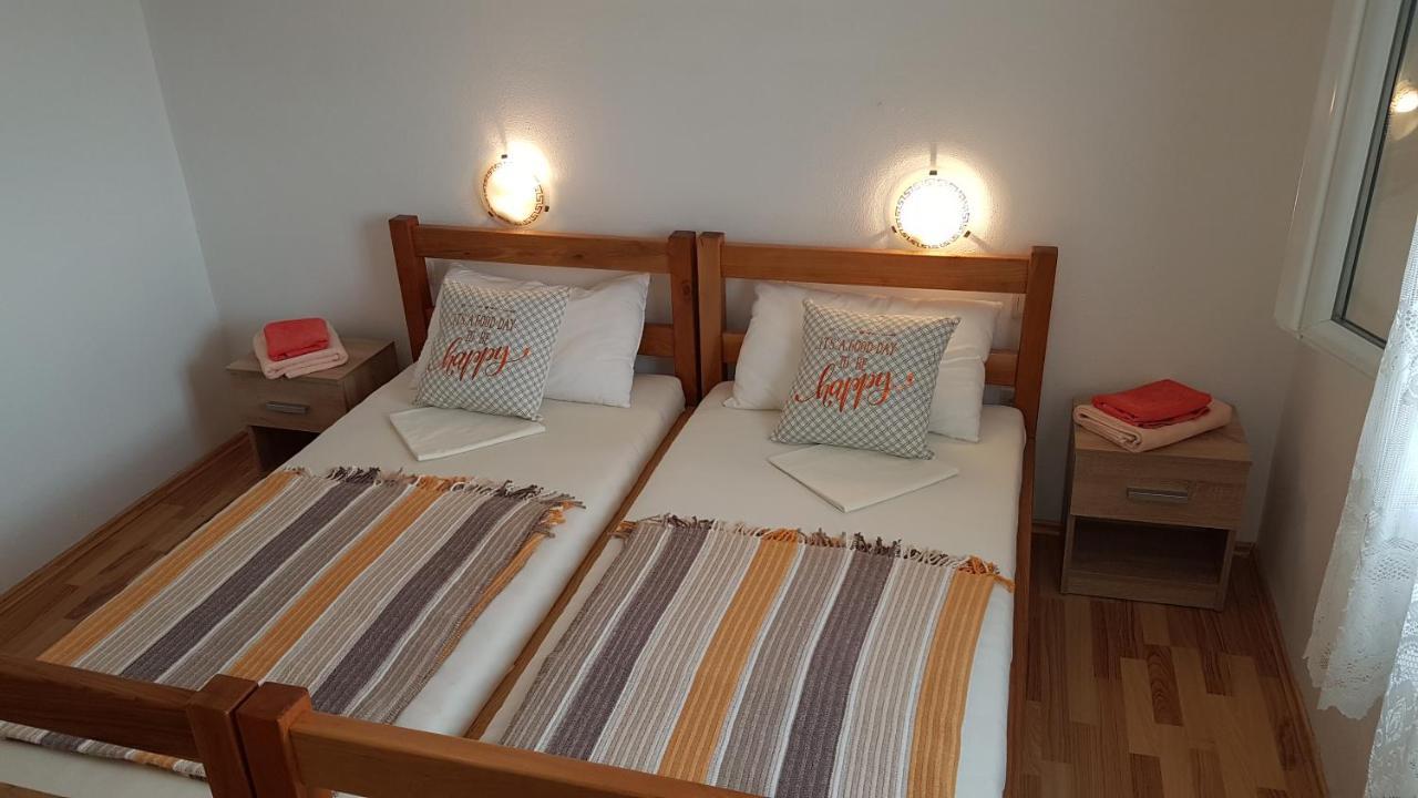 Apartman Vojaline 밀나 외부 사진