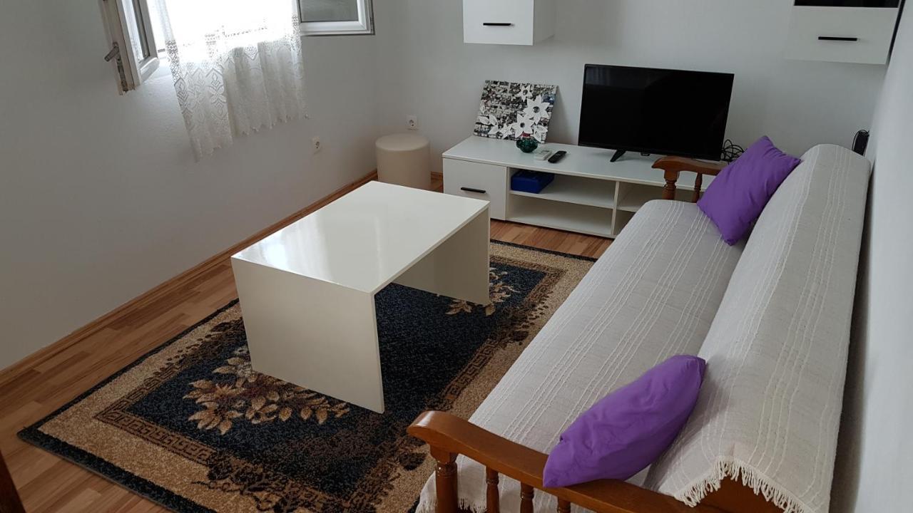 Apartman Vojaline 밀나 외부 사진