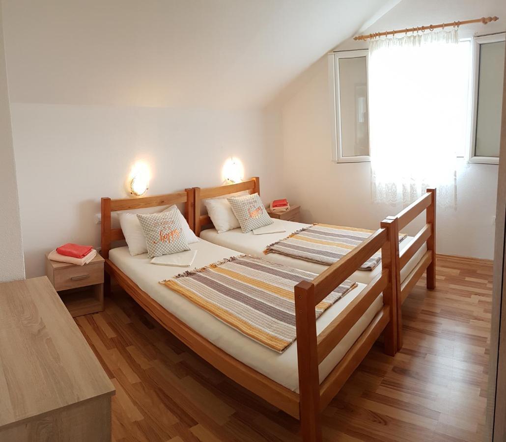 Apartman Vojaline 밀나 외부 사진