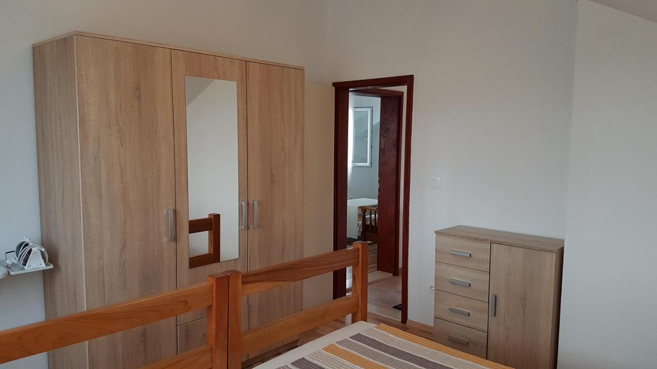 Apartman Vojaline 밀나 외부 사진